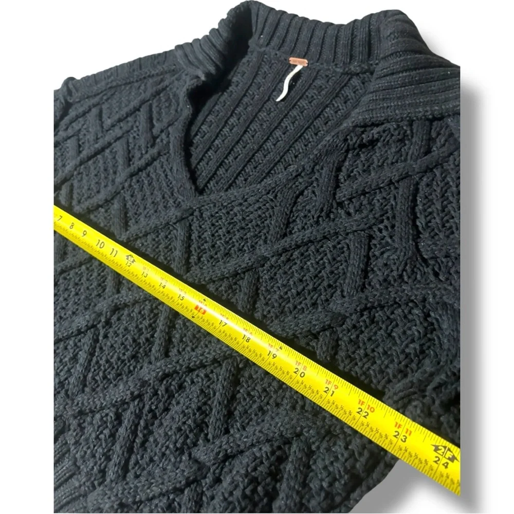 Free People Black/Navy V-Neck Cable Knit Cropped Long Sleeve Sweater With Collar - Picture 12 of 16